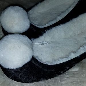 Jaclyn Smith PomPom House Slippers 7-8